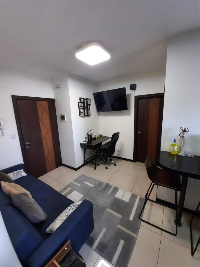 Hermoso Y Unico Apartamento Moderno, En Pleno Centro De Santa Cruz, Con Netflix Wi-Fi De 60 Mb, Estacionamiento Gratis Y Ac En Todos Los Ambientes Santa Cruz de La Sierra Buitenkant foto