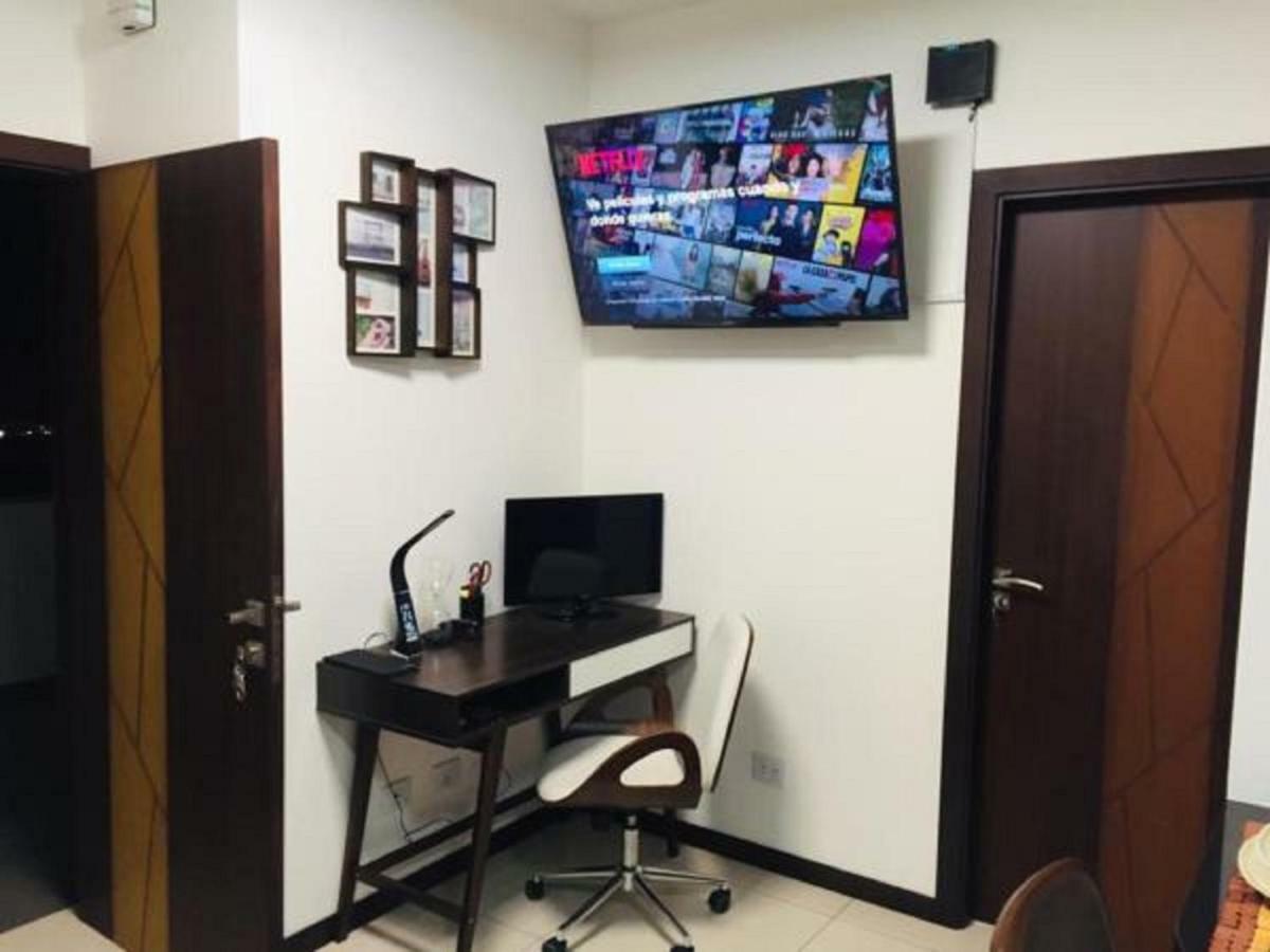Hermoso Y Unico Apartamento Moderno, En Pleno Centro De Santa Cruz, Con Netflix Wi-Fi De 60 Mb, Estacionamiento Gratis Y Ac En Todos Los Ambientes Santa Cruz de La Sierra Buitenkant foto